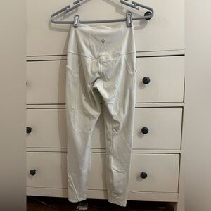 Lulu Lemon leggings 25” in Bone color